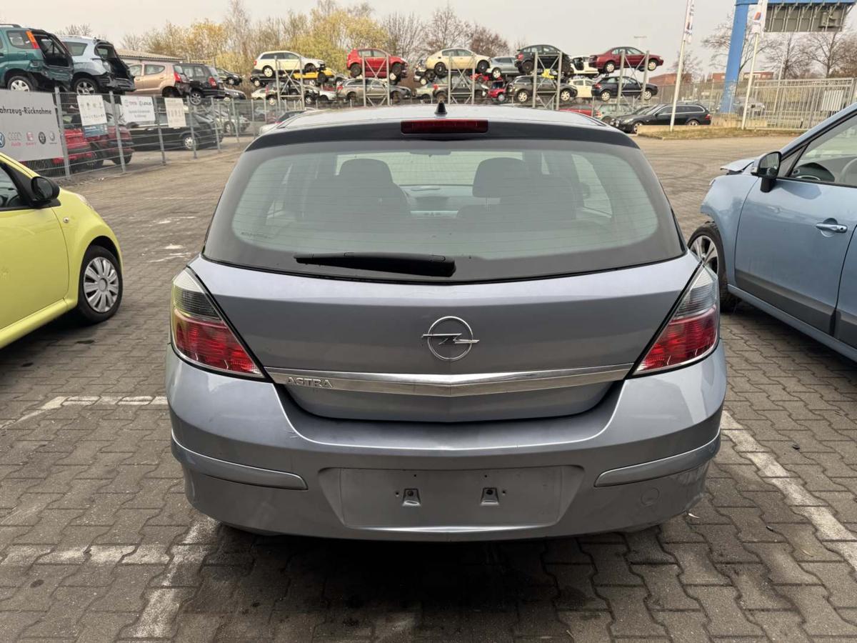 Opel Astra H original Heckklappe mit Heckscheibe Z163 Lichtsilber Flie&szlig;heck Bj.2009